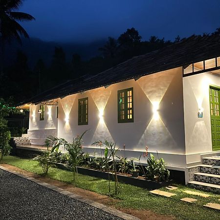 Calm Shack - 2 Bedroom-Boutique Farm Stay Munnar Bagian luar foto