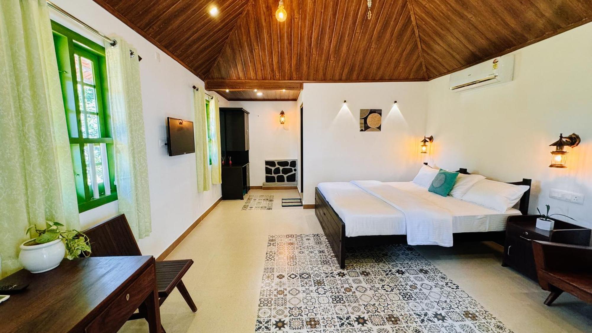 Calm Shack - 2 Bedroom-Boutique Farm Stay Munnar Bagian luar foto