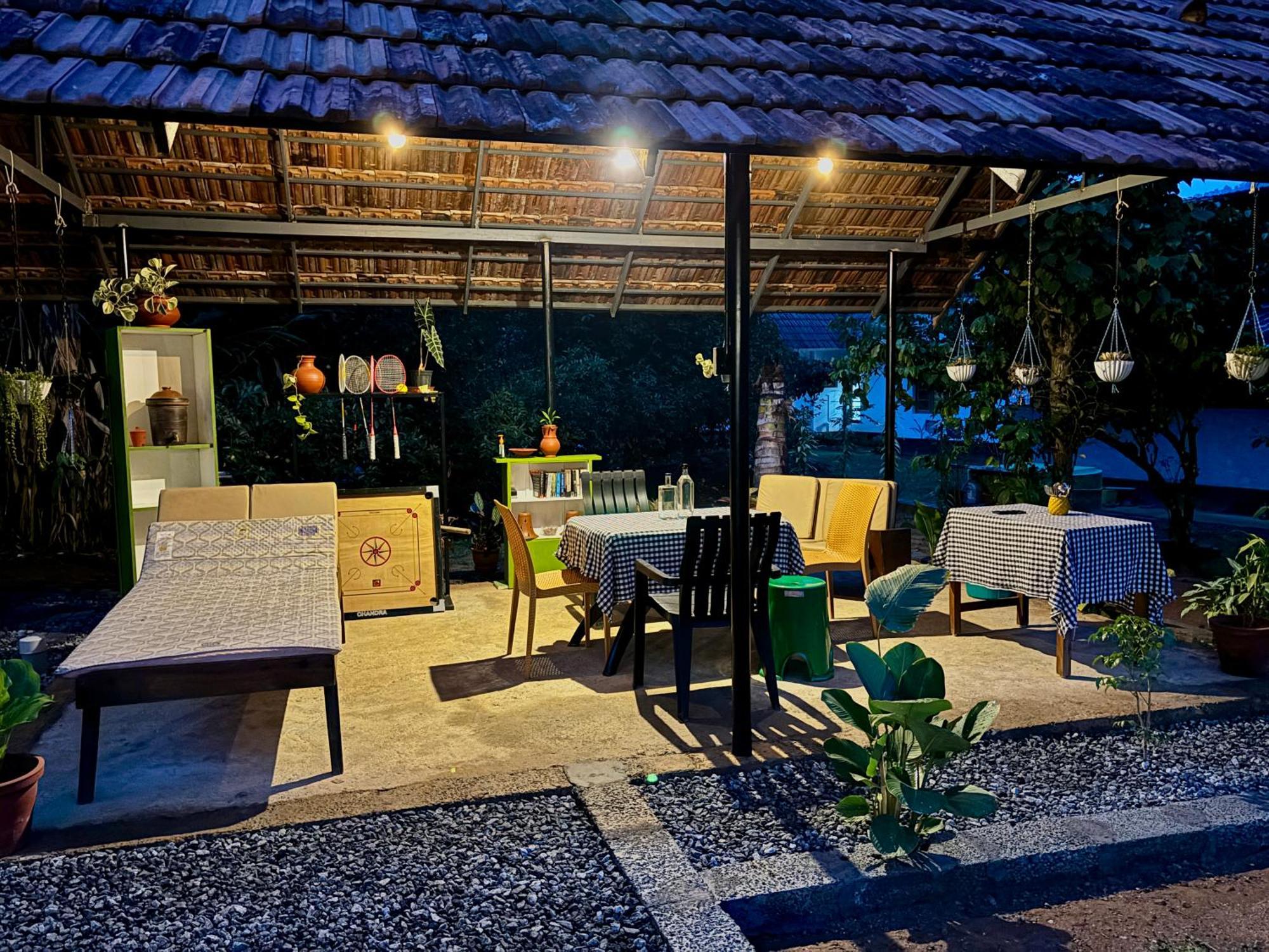 Calm Shack - 2 Bedroom-Boutique Farm Stay Munnar Bagian luar foto